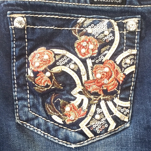 Miss Me Shorts - Picture 2 of 4